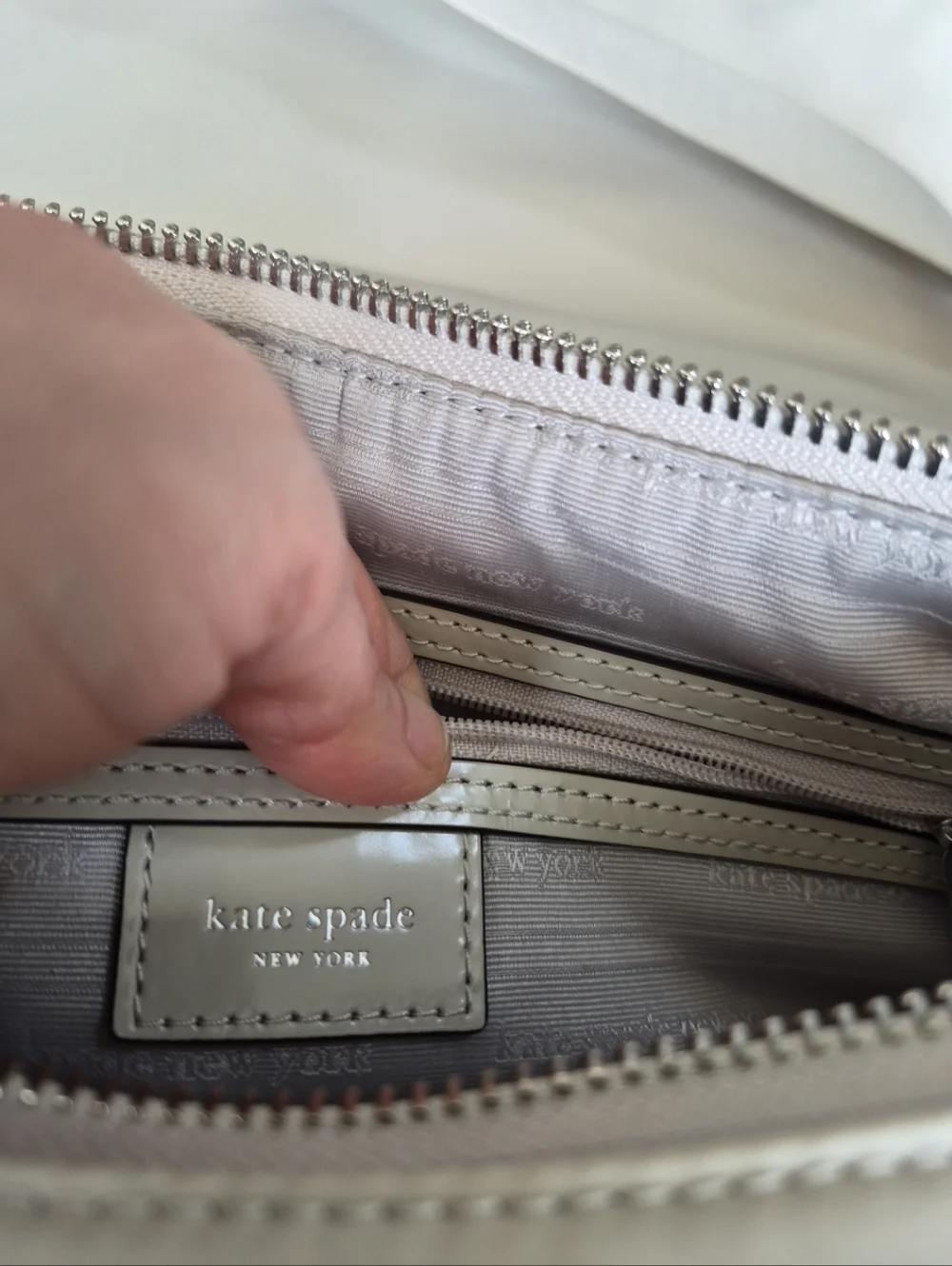 Kate Spade New York Cream/Ivory Messenger Bag